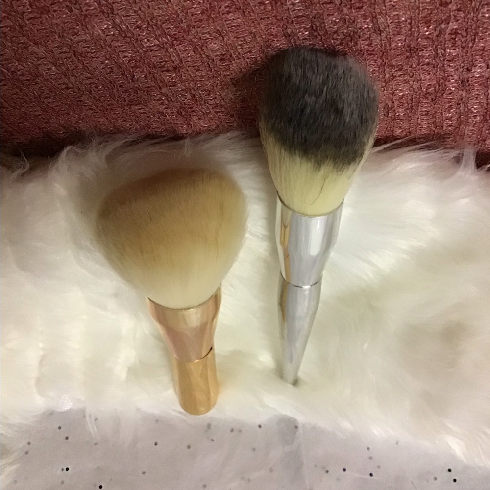 Beautiful Soft Powder Makeup Brushes 2 Pcs